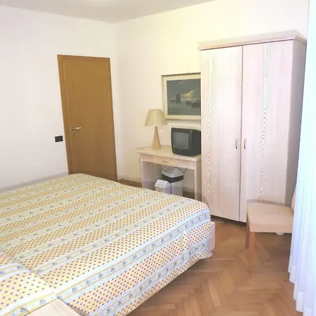 Szálloda Eco Zanella Nago